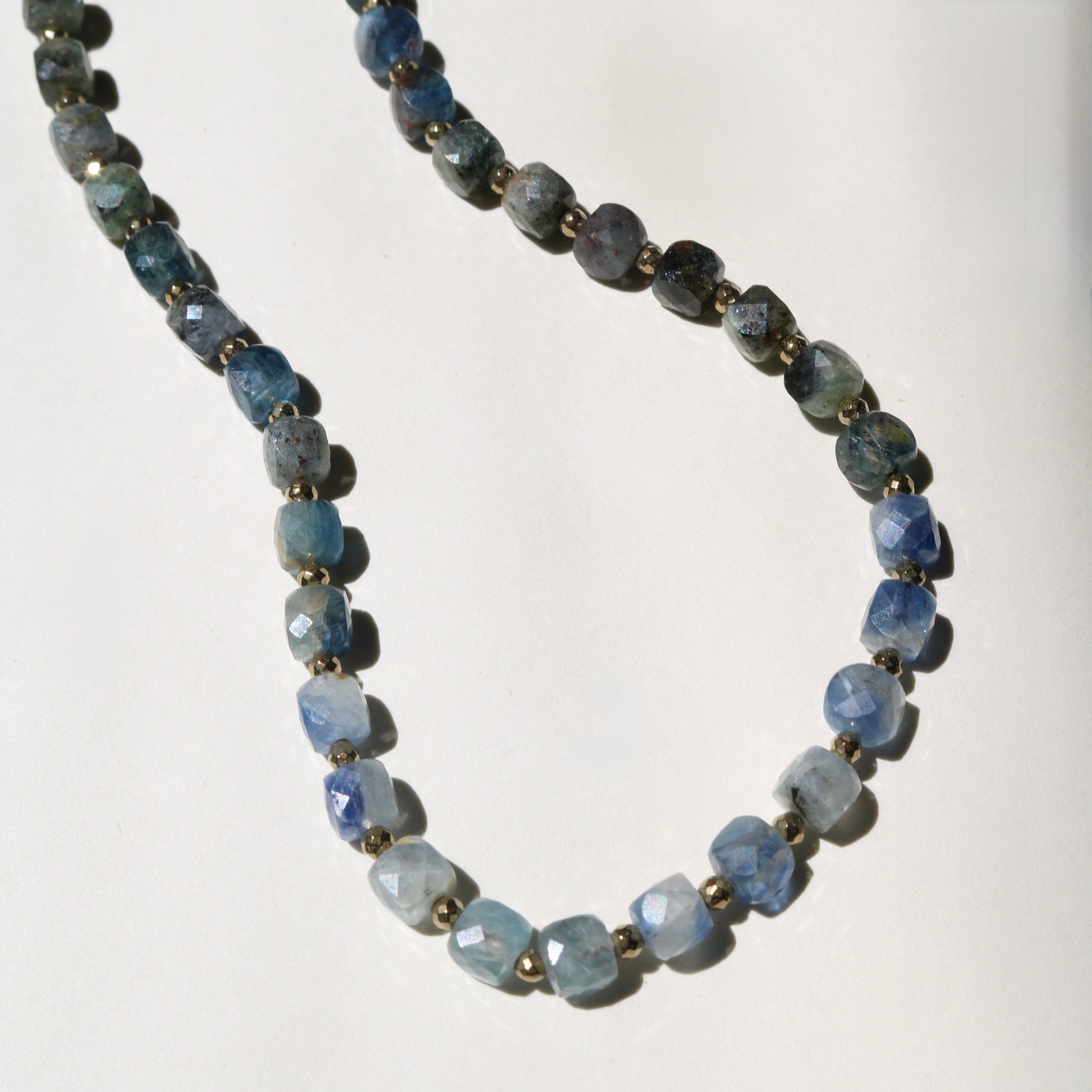 KYANITE UNFOLDING No.0104 Vibe Necklaces