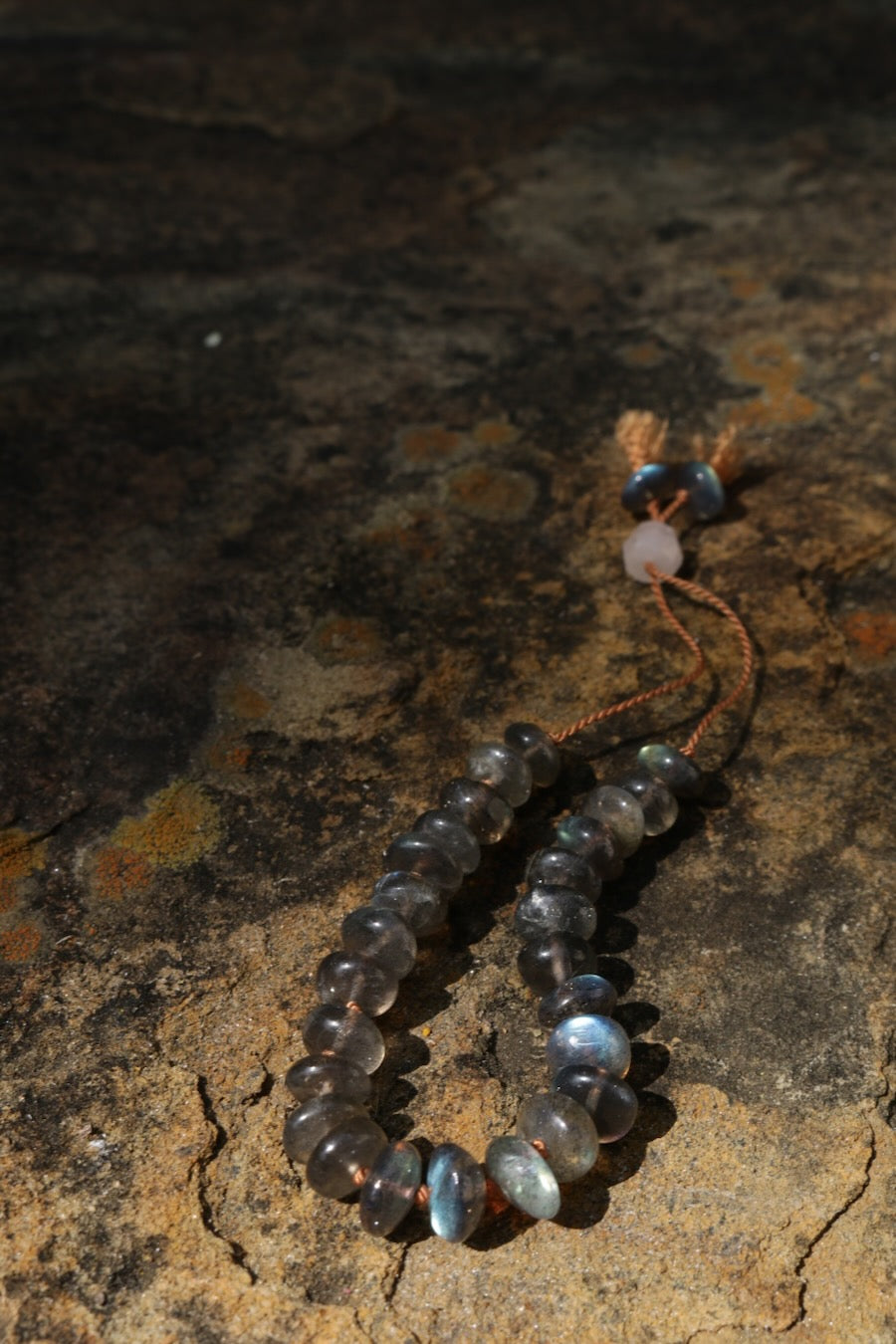 Labradorite, Pebbles Bracelet (terra silk)