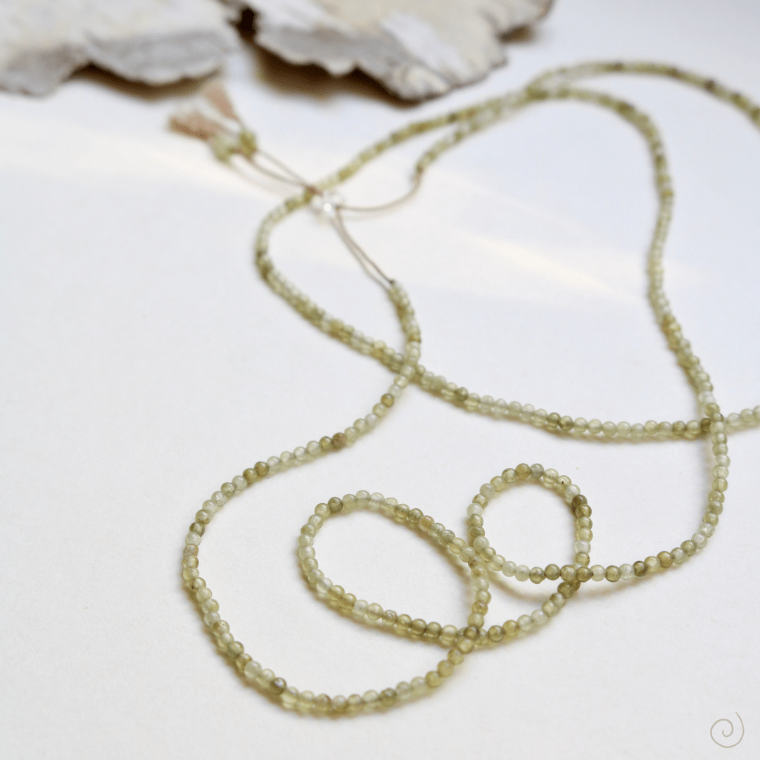 GROSSULAR GARNET UNFOLDING No.0401 Vibe Necklaces