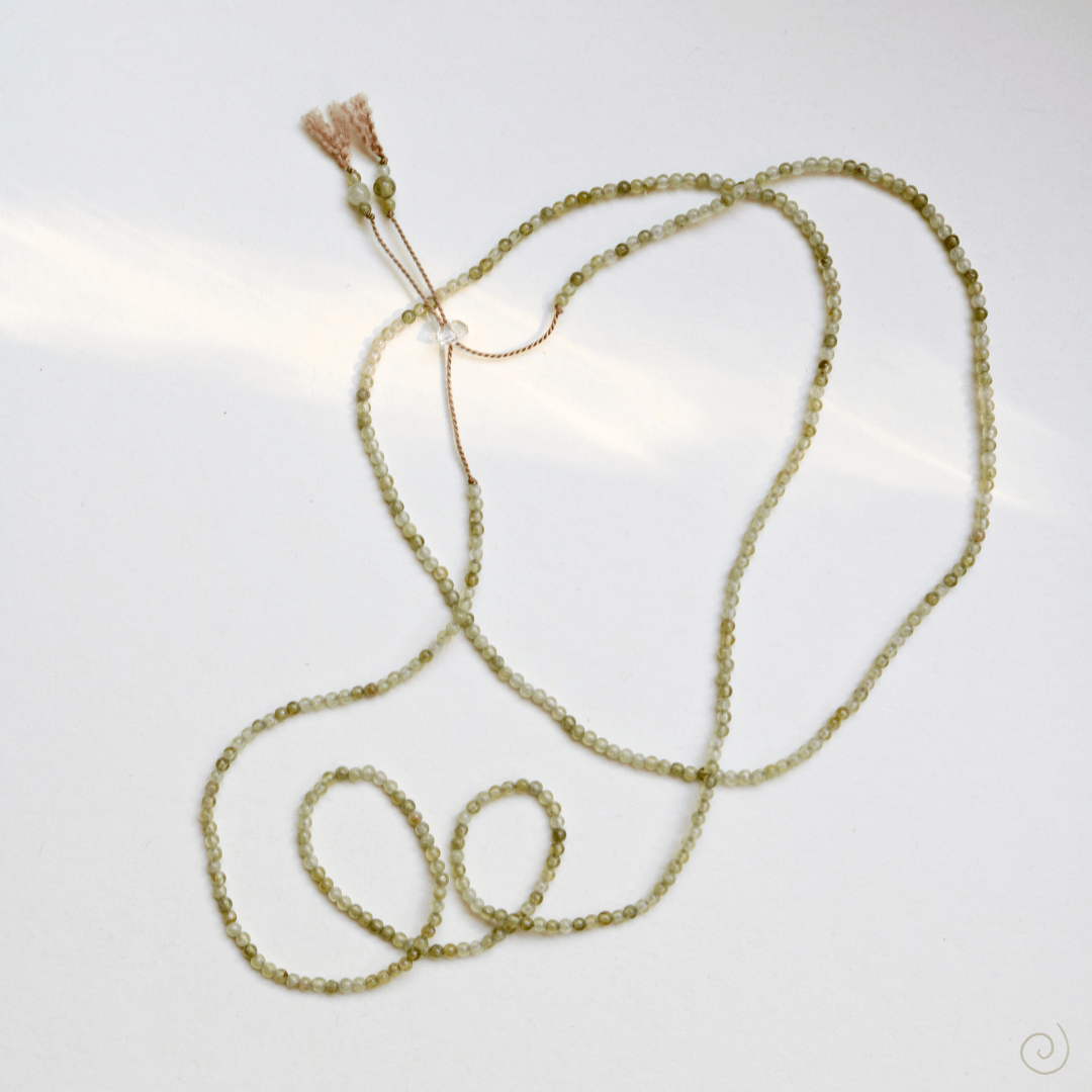 GROSSULAR GARNET UNFOLDING No.0401 Vibe Necklaces