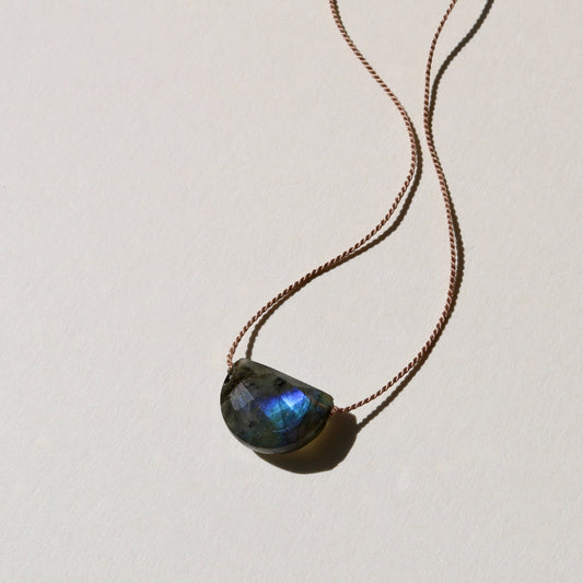 Labradorite, Horizon