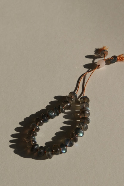 Labradorite, Pebbles Bracelet (terra silk)
